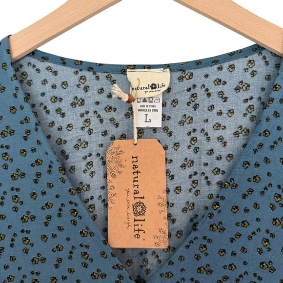 NWT Natural Life Romper Blue Floral Print V Neck Short Jumpsuit Size L Boho - Picture 3 of 8